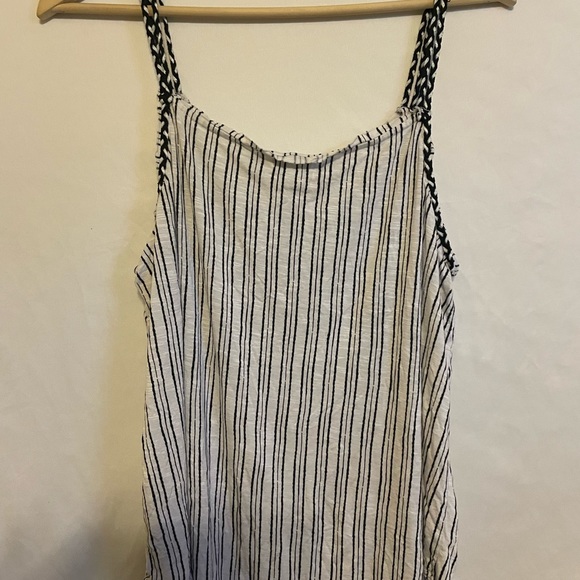 Women’s Maurices size 2X tank top with braided shoulder straps - Picture 3 of 4